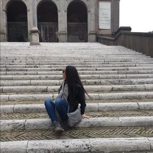 Meet your Posher, Christina